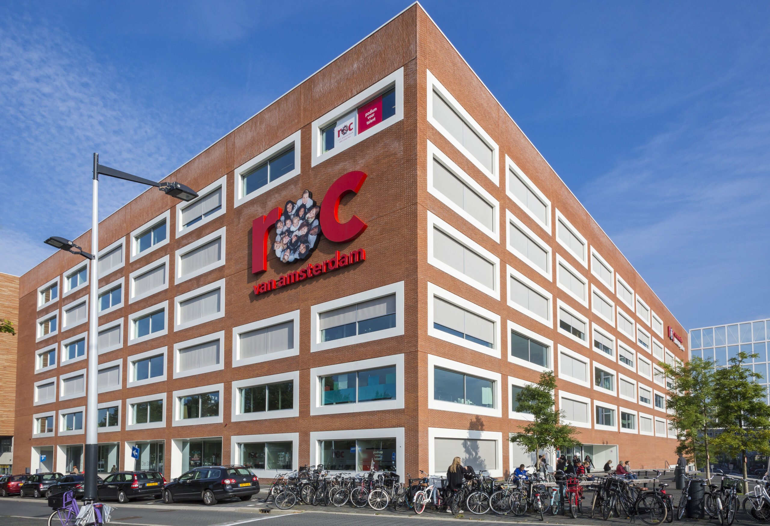 Pand van ROC van Amsterdam – MBO College West